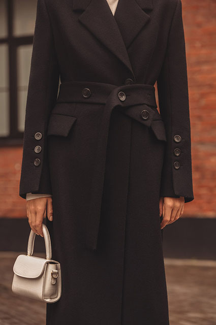 Баухаус, power dressing от Зендаи и гардероб путешественниц: смотрим новые осенние лукбуки Лукбук