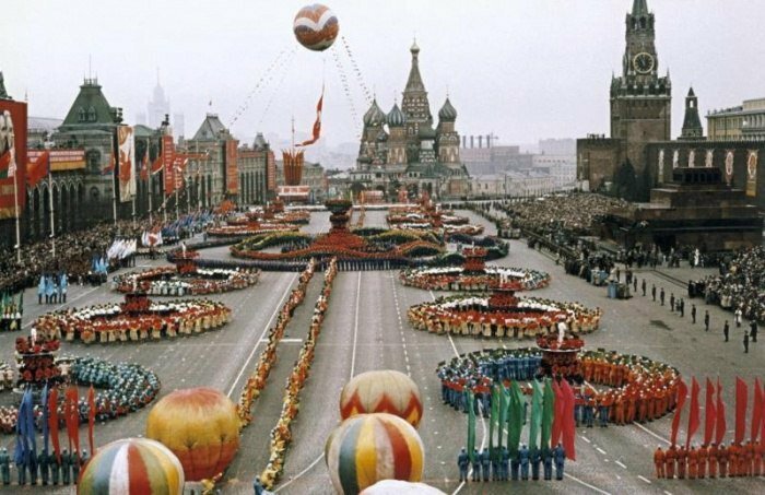 Как это было: значимые кадры с первомайских демонстраций в СССР 