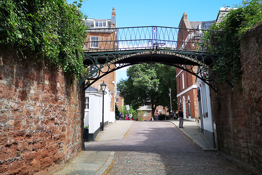 Город Эксетер (Exeter) — главный город английского графства Девоншир авиатур