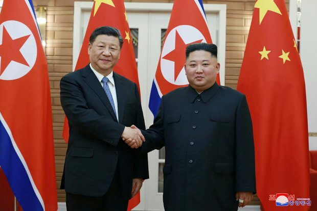 Си Цзиньпин и Ким Чен Ын - встреча в 2018 году. Фото: агентство REUTERS 