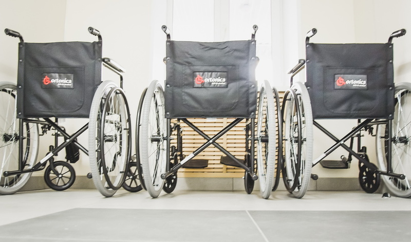 В Уссурийске устроили гонки на инвалидных колясках