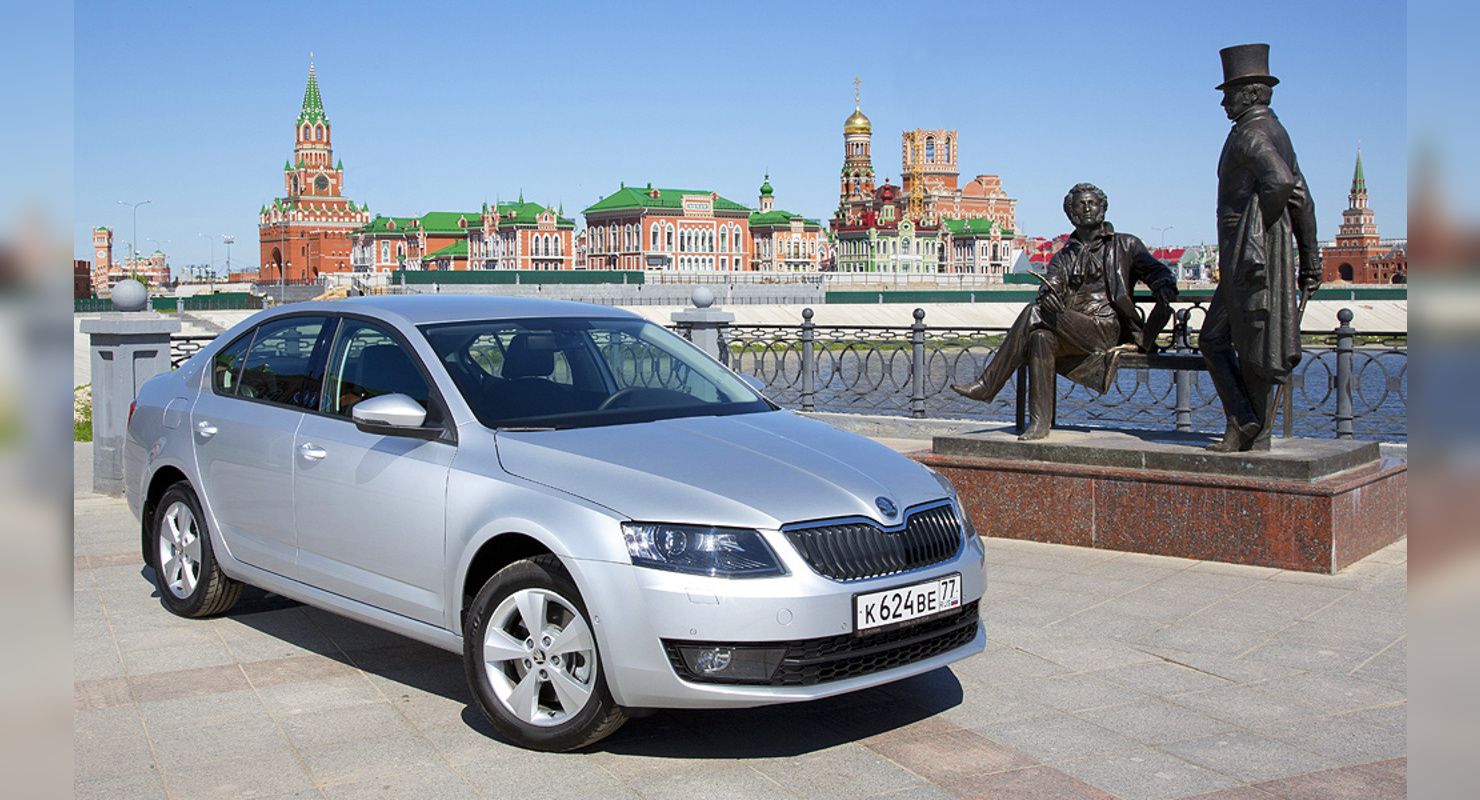 Шкода ростов. Skoda Octavia Россия. Рено Октавия. Шкода Октавия РФ. Шкода в городе.