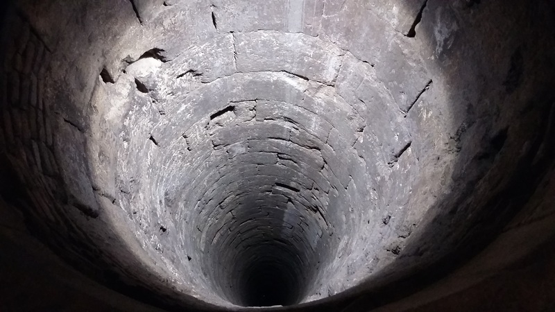 wheel-old-tunnel-close-up-infrastructure-bricked-627046-pxhere.com.jpg