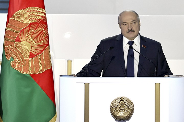 Ни вылететь, ни вывезти: Европа обложила санкциями Белоруссию