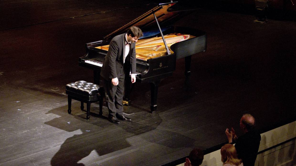Об иностранной публике, о музыке Бетховена и своих произведениях: интервью пианиста Мндоянца