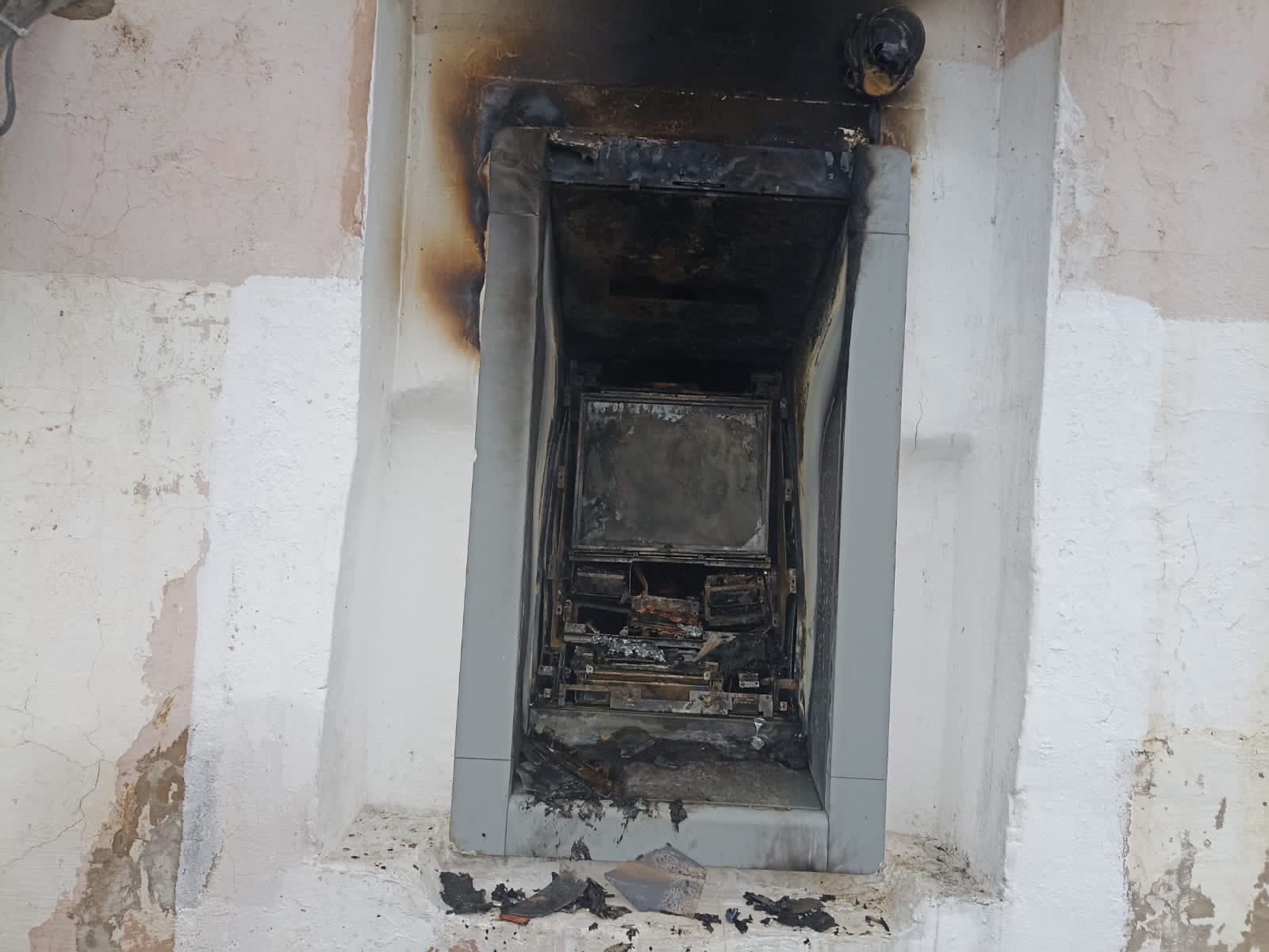В Челябинской области мужчина дистанционно поджёг банкомат