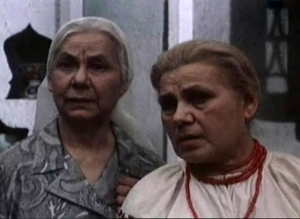 приемная мать Гали («Ищу человека»), Народная артистка РСФСР, актриса