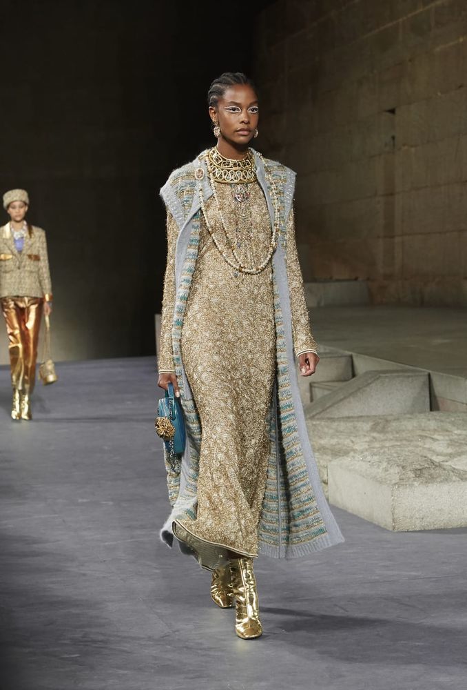 Chanel привез Египет в Сеул: Топ-17 нарядов показа Metiers d'Art 2018/19 Chanel привез Египет в Сеул: Топ-17 нарядов показа Metiers d'Art 2018/19 chanel,дизайнеры,коллекции,мода,мода и красота,стиль