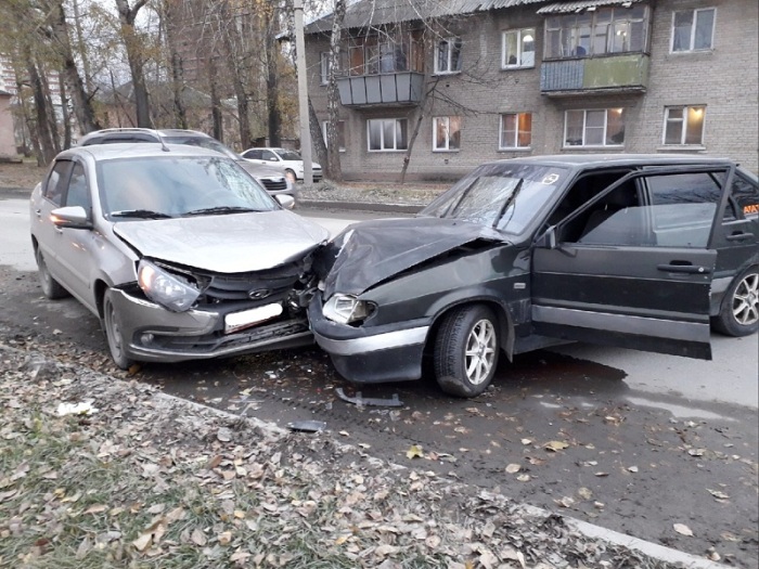 Не нужно думать, что бюджетные авто не бьют вообще. |Фото: autoberdsk.ru.