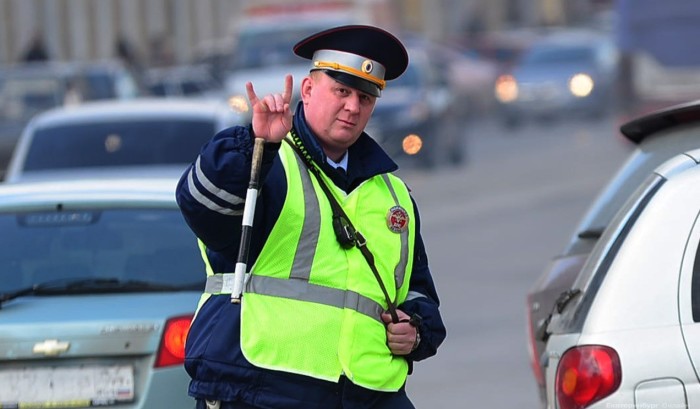 Инспектор ДПС тормозит на мосту: что нужно знать водителю в такой ситуации автомобили,гибдд,остановка на мосту,советы