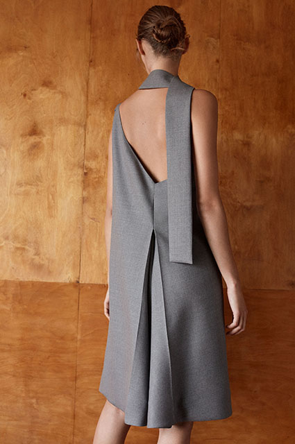 Баухаус, power dressing от Зендаи и гардероб путешественниц: смотрим новые осенние лукбуки Лукбук