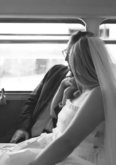 Айзек Хемпстед-Райт с невестой