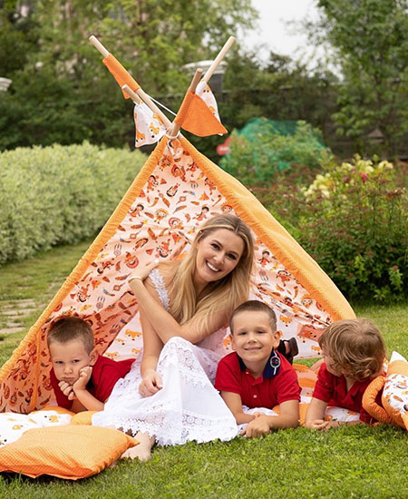 Как Светлана Лобода, Анастасия Решетова, Татьяна Навка и другие звездные мамы проводят лето со своими детьми Как Светлана Лобода, Анастасия Решетова, Татьяна Навка и другие звездные мамы проводят лето со своими детьми Хроника