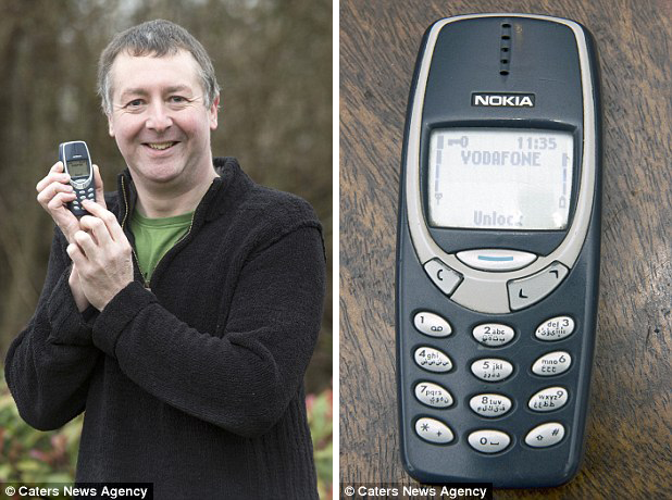  Самый живучий мобильник в Британии: бывший военный уже 17 лет использует телефон Nokia Nokia 3310, великобритания, живучий телефон