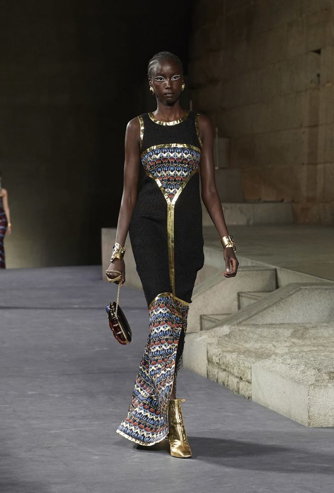 Chanel привез Египет в Сеул: Топ-17 нарядов показа Metiers d'Art 2018/19 Chanel привез Египет в Сеул: Топ-17 нарядов показа Metiers d'Art 2018/19 chanel,дизайнеры,коллекции,мода,мода и красота,стиль