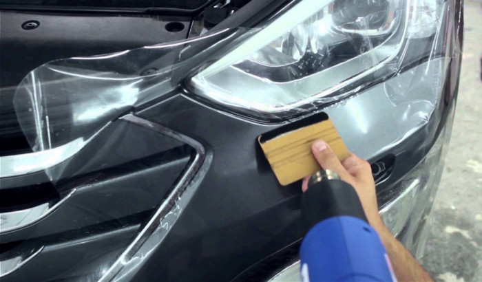 Вот зачем европейцы клеят скотч на свои автомобили Вот зачем европейцы клеят скотч на свои автомобили