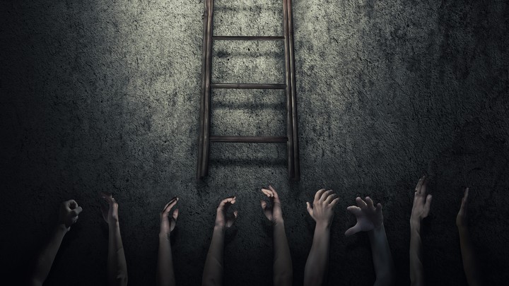 АПОКАЛИПСИС УЖЕ НАСТУПИЛ: "ЗОЛОТОЙ МИЛЛИАРД" СОЗДАЁТ ЛАГЕРЯ ЗОМБИ