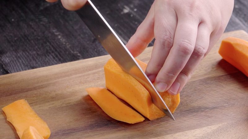 Нарезаем овощи правильно: 5 профессиональных советов для кухни чтобы, затем, измельчения, важно, прорезав, сделайте, всегда, снова, несколько, лезвие, резать, чеснок, мелкие, разрезов, полоску, куска, моркови,  Несколько, Затем, поместите
