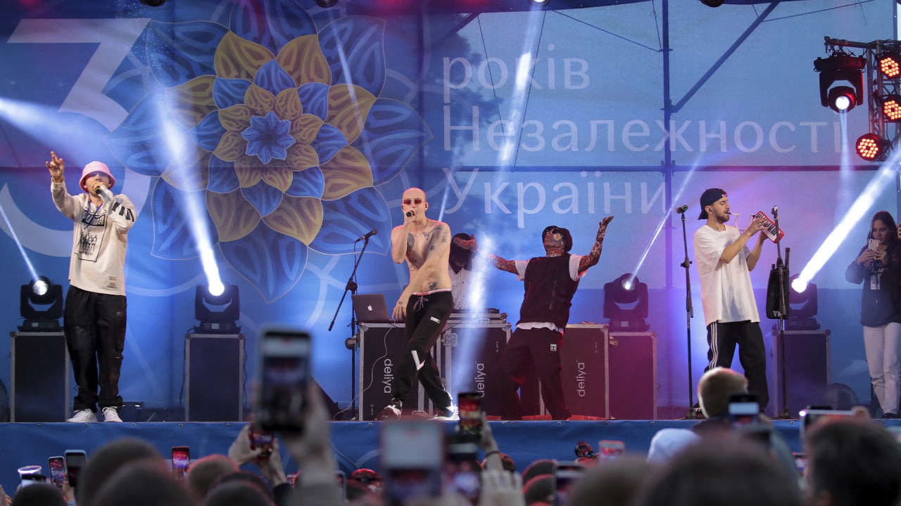 Победившие на Евровидении Kalush Orchestra выпустили клип на песню Stefania Общество