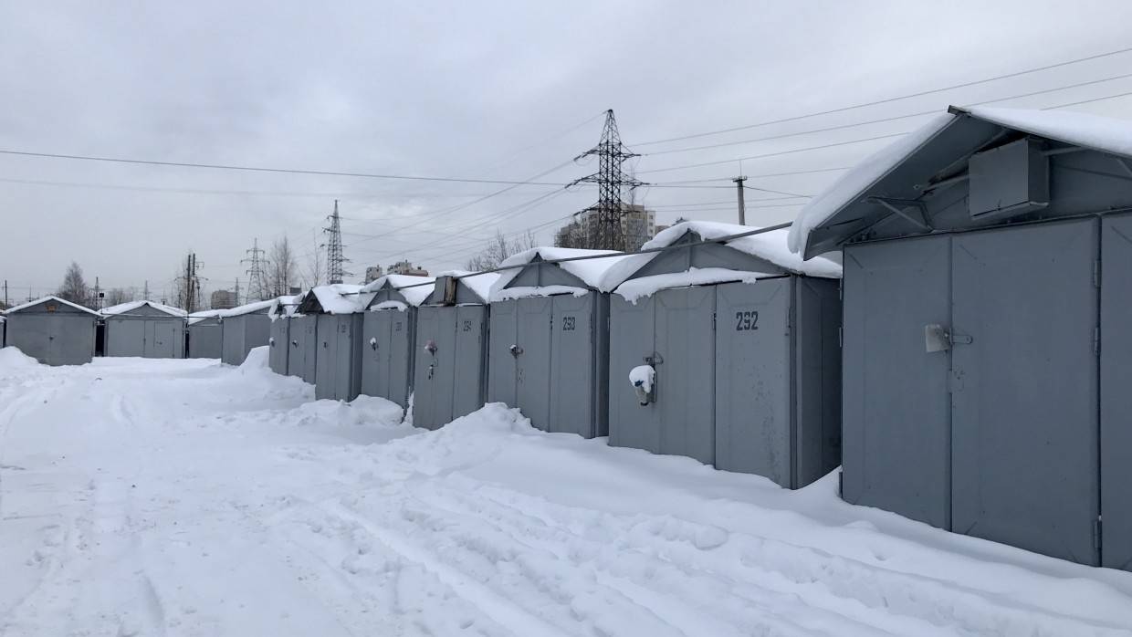 Прохожие случайно нашли человеческий скелет на месте снесенных гаражей в Новосибирске