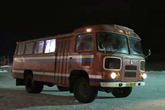 С виду обычный ПАЗик, но внутри у него целая квартира