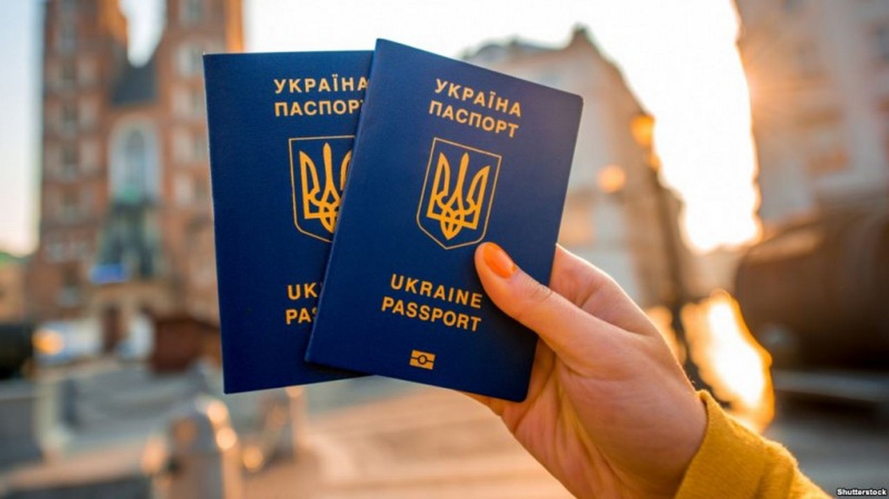 Половина жителей Украины не поддерживает визовый режим с РФ