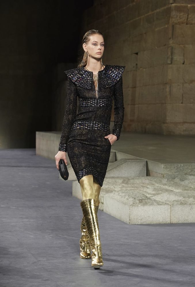 Chanel привез Египет в Сеул: Топ-17 нарядов показа Metiers d'Art 2018/19 Chanel привез Египет в Сеул: Топ-17 нарядов показа Metiers d'Art 2018/19 chanel,дизайнеры,коллекции,мода,мода и красота,стиль