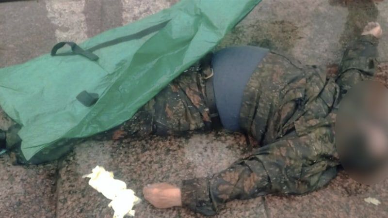 Мертвого мужчину в камуфляжной одежде выловили из Невы на Арсенальной набережной