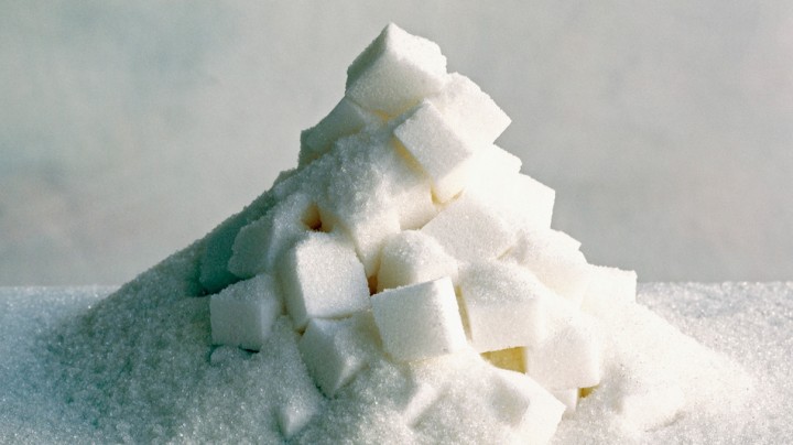 Россия впервые может начать экспорт сахара из-за профицита производства