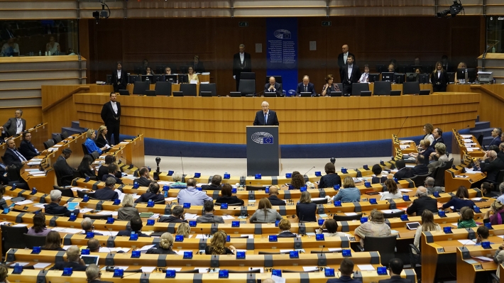 Европарламент постоянно издает антироссийские постановления