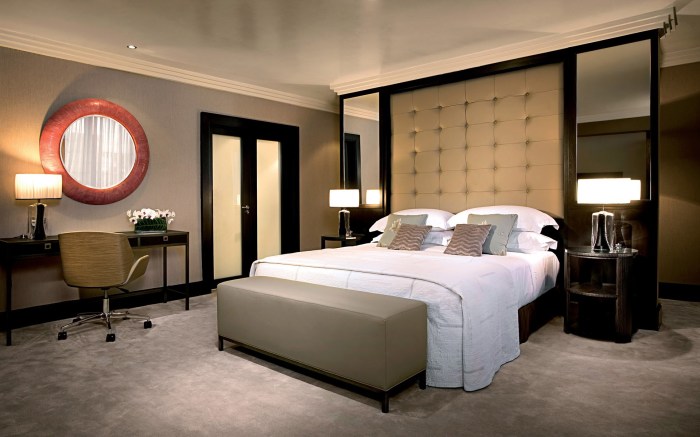Спальня, созданная в едином стилевом направлении, которое можно назвать оригинальным, даже несмотря на использование базовых цветов и оттенков.