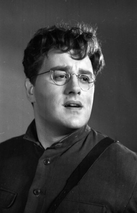 Реальная жизнь атамана Грициана Таврического: успех, ревнивая жена и другие радости и беды Григория Абрикосова Реальная жизнь атамана Грициана Таврического: успех, ревнивая жена и другие радости и беды Григория Абрикосова актер,Григорий Абрикосов,концерт,наши звезды,фильм,шоубиz