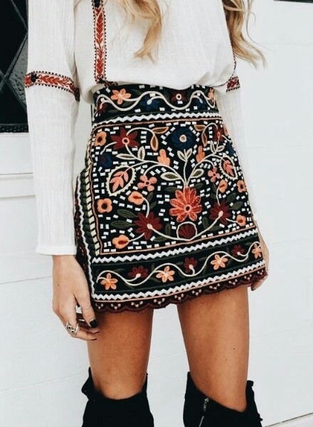 Нарядные мини-юбки в стиле бохо с вышивкой