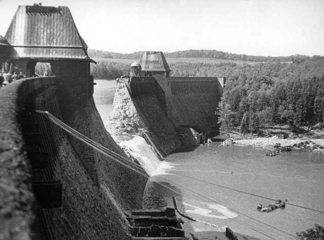 Ночь героев или Затопить Германию Затопить, германия, самолет