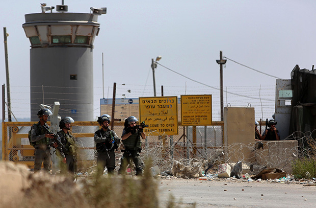 Столкновения палестинцев с солдатами израильской армии. Фото:Shadi Hatem/Zuma/TASS