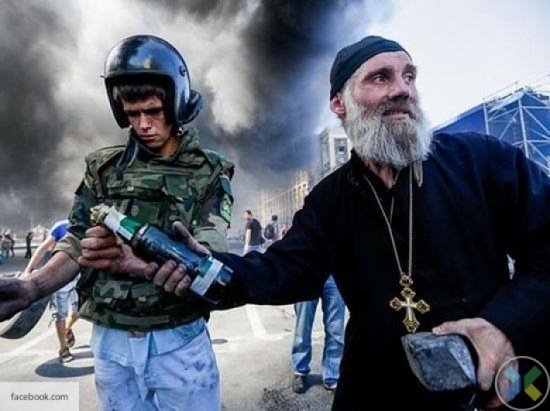 «Украинские страсти по томосу»: патриарх «отлучил» Порошенко, а Тимошенко готова стать «матриархом»