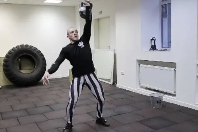 Как развить сильный хват гирей тело