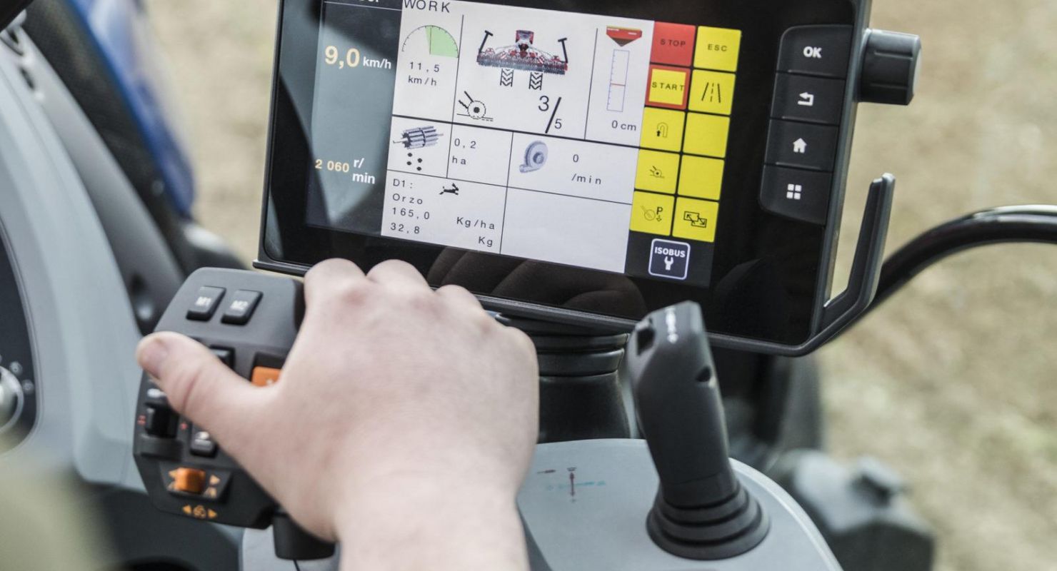 Система Valtra Connect учится прогнозировать техническое обслуживание Автомобили