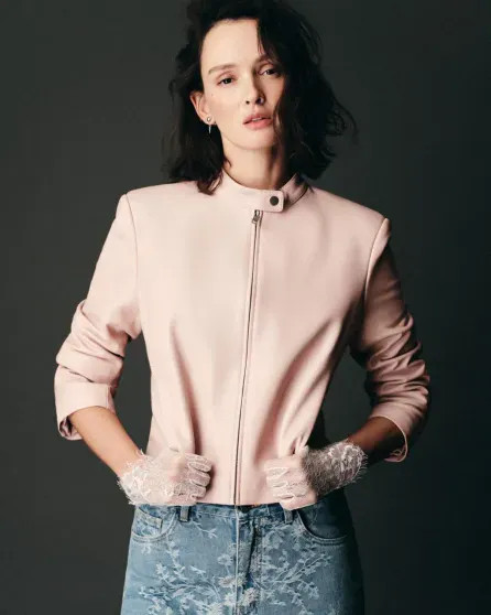 Паулина Андреева снялась в образах российского модного бренда АндрееваПаулина, Паулина, актриса, Бондарчука, Андреева, роман, одного, моделью, ИсаковойФото, Светланой, Бондарчук, стала, больше, времени, проводить, поездках, границу, Недавно, время, таких