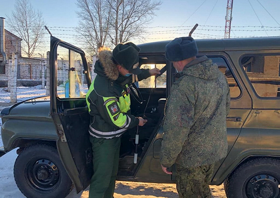 Военнослужащие ВАИ ЦВО провели акцию «Ремень безопасности» в Алтайском крае