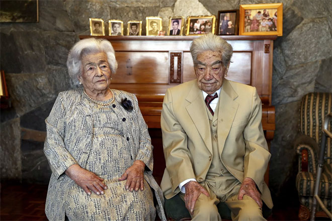 Самая пожилая пара в мире: мужчина и женщина познакомились 80 лет назад, а сегодня их суммарный возраст 214 лет Самая пожилая пара в мире: мужчина и женщина познакомились 80 лет назад, а сегодня их суммарный возраст 214 лет Культура