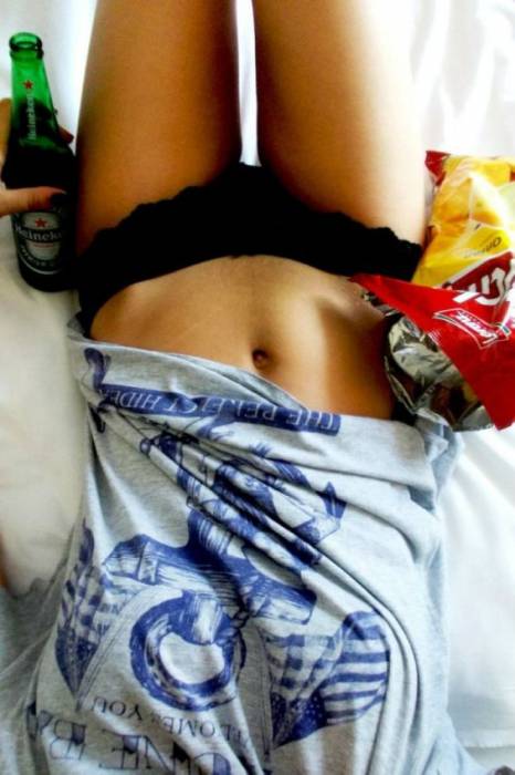 Девушки выбирают пиво.  картинки,позитив