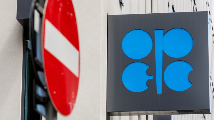 Рубль рухнул. Хотите - можете запастись тушёнкой и сгущёнкой. У нас другой рецепт Рубль рухнул. Хотите - можете запастись тушёнкой и сгущёнкой. У нас другой рецепт