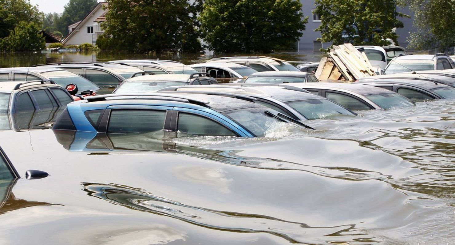 Двигатель автомобиля залило водой — как спасти Двигатель автомобиля залило водой — как спасти Автомобили