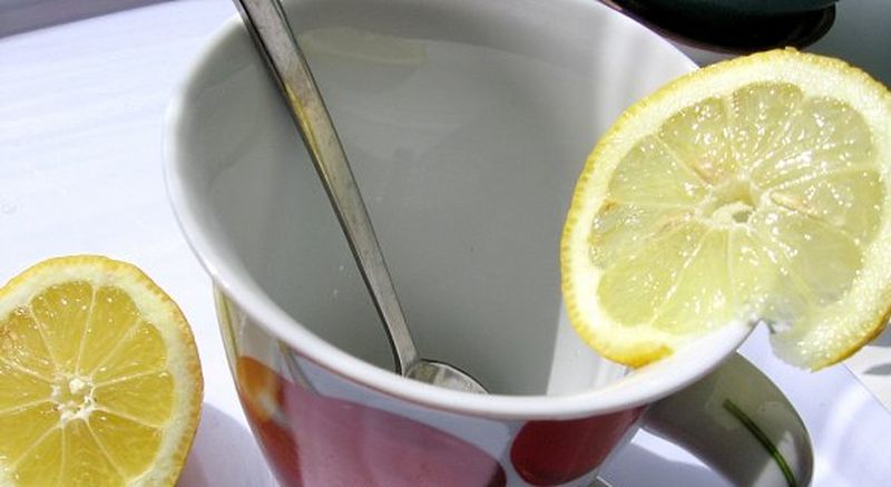 Как очистить кружки от чайного и кофейного налета?