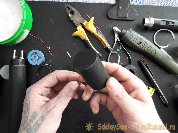 Как сделать простой электрошокер Как сделать простой электрошокер сделай сам