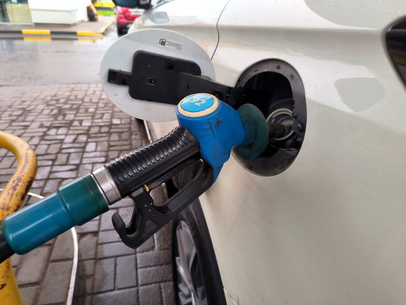 Остановка роста цен на бензин: власти бездействуют