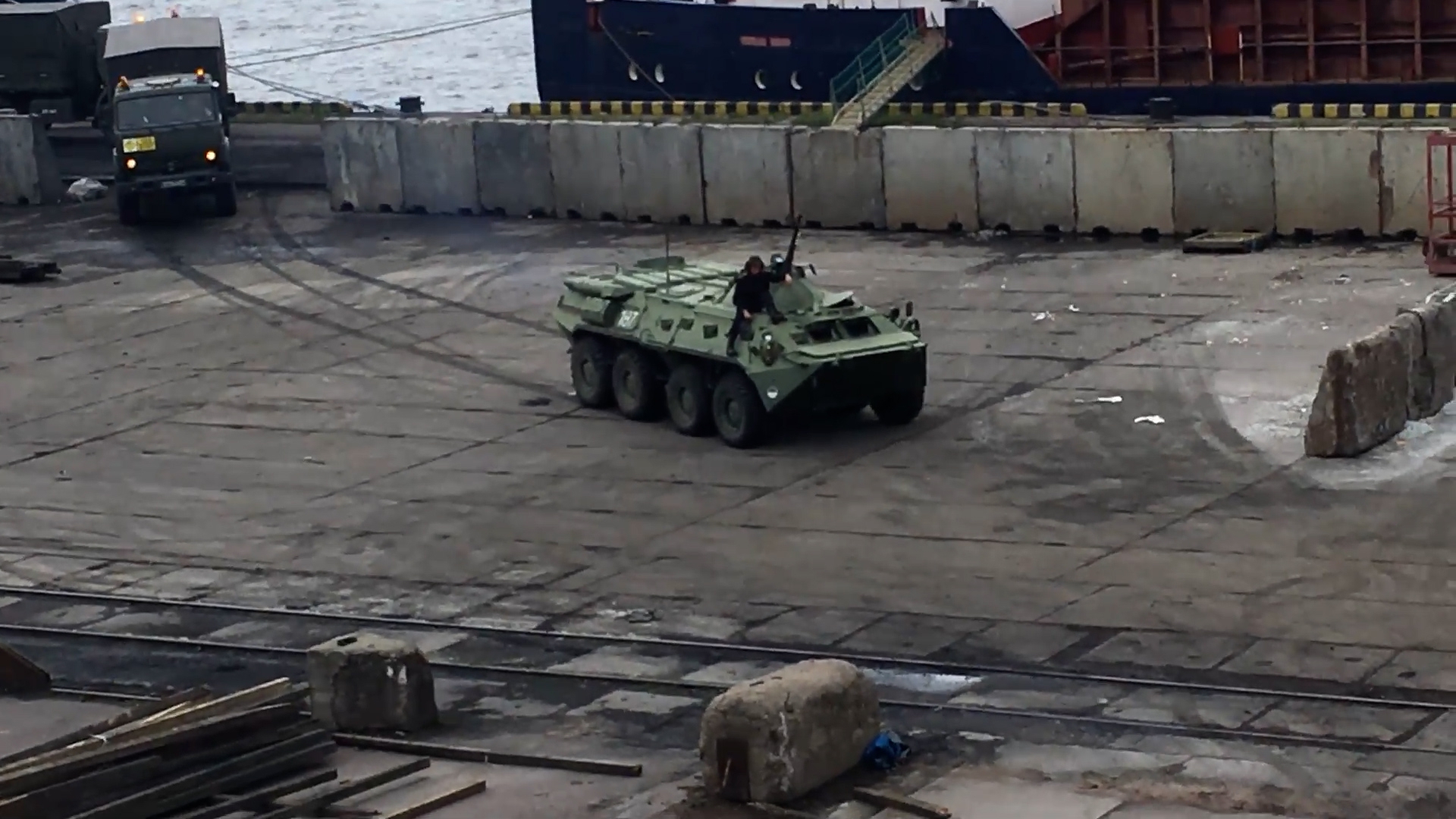 Очевидцы опубликовали кадры с военных учений «Запад-2021» в Выборге Очевидцы опубликовали кадры с военных учений «Запад-2021» в Выборге Видео