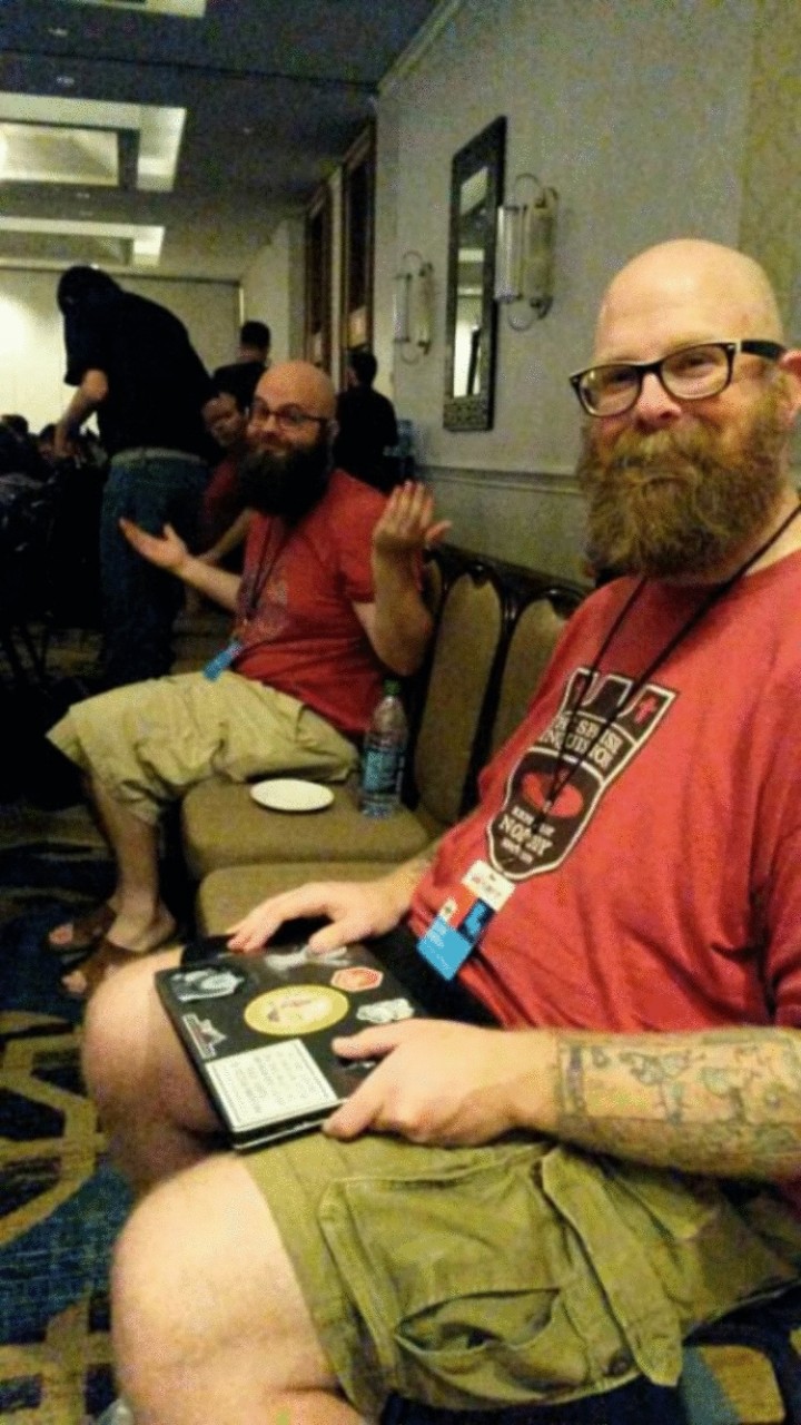 26 подозрительных случаев, когда Матрица вышла из строя и породила удивительные совпадения 