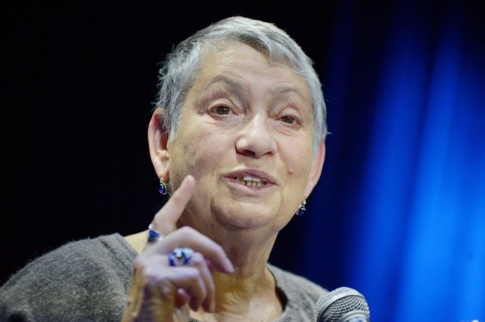 "Знаменитая российская" писательница назвала Крым «несчастным местом» и международной землёй